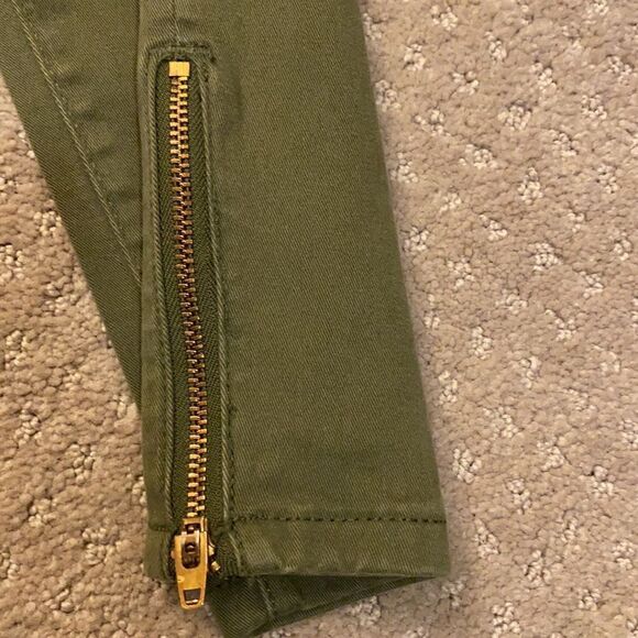 Banana Republic pants. Size 28. Olive green. Excellent condition. - Picture 6 of 9